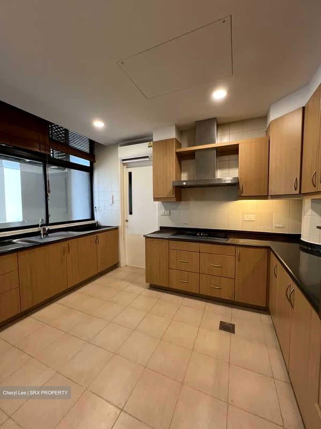 The Colonnade (D10), Condominium #567597051